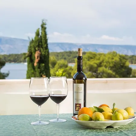 Poklepovic * Jelsa (Hvar)