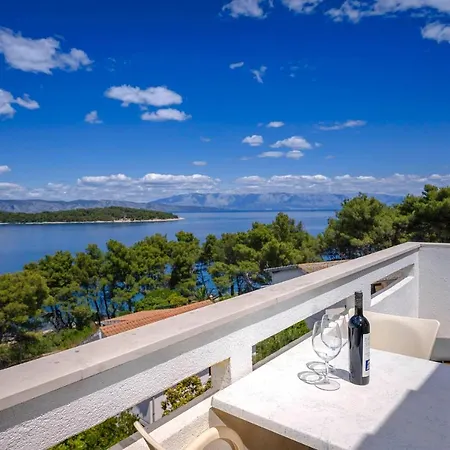 Poklepovic Jelsa (Hvar)