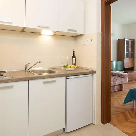 Poklepovic Apartamento Jelsa (Hvar)