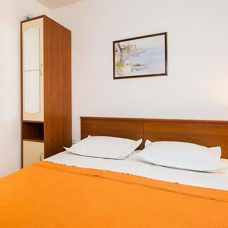 Poklepovic Apartamento *