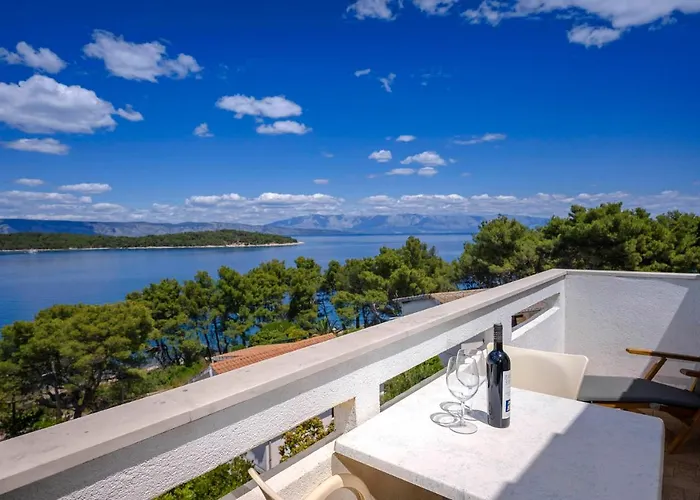 Poklepovic Jelsa (Hvar)