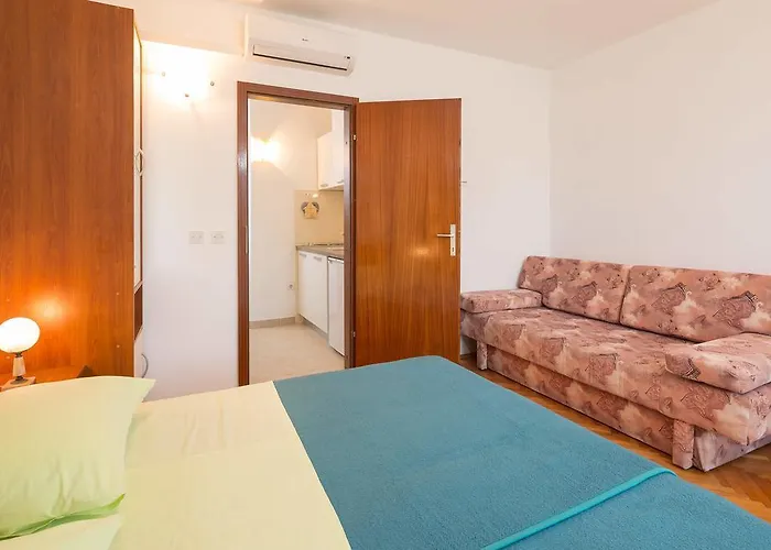 Poklepovic * Jelsa (Hvar)